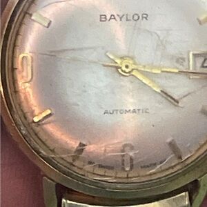 Gold Automatic Watch with Classic Analog Design